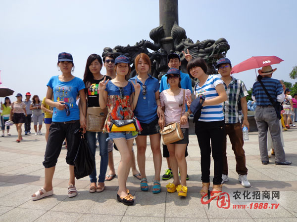 ���粻�ø���Ů���R�^��