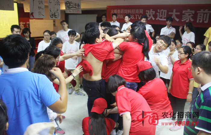 ͻ����������׃�Լ��������ӻ���չӖ���и�