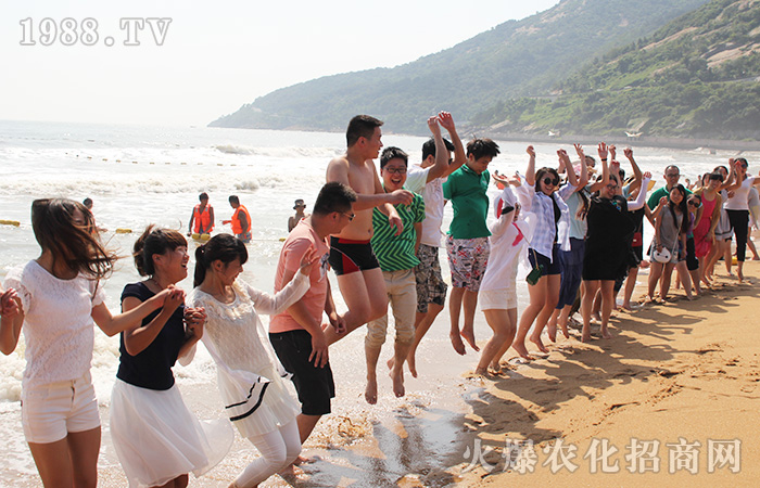 �ں�һ�������B�Ƹ�֮��