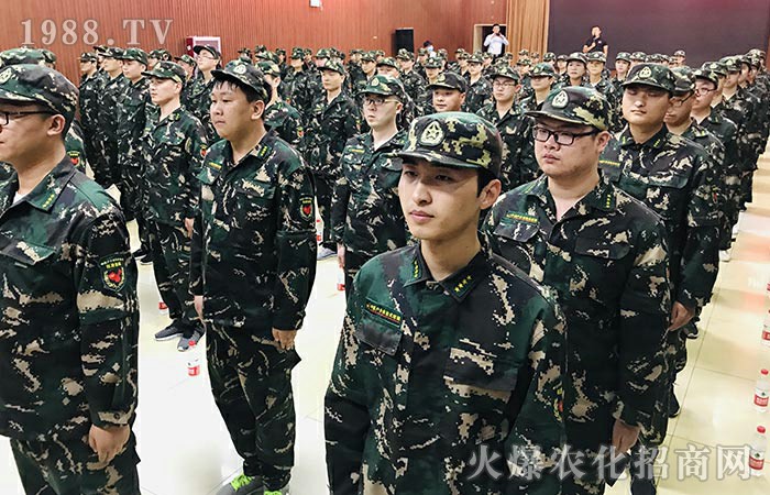 付出不亞于任何人的努力，全力以赴你總會(huì)有所收獲！