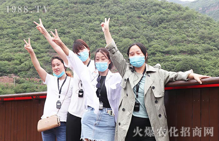 學(xué)習(xí)紅旗渠精神，打造自我