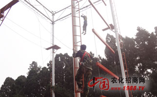 �𱬾W�j��չӖ��֮�߿Ք���