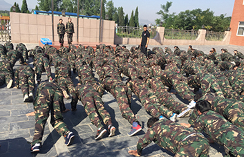 為榮譽(yù)拼搏，為理想奮起，為成功努力！